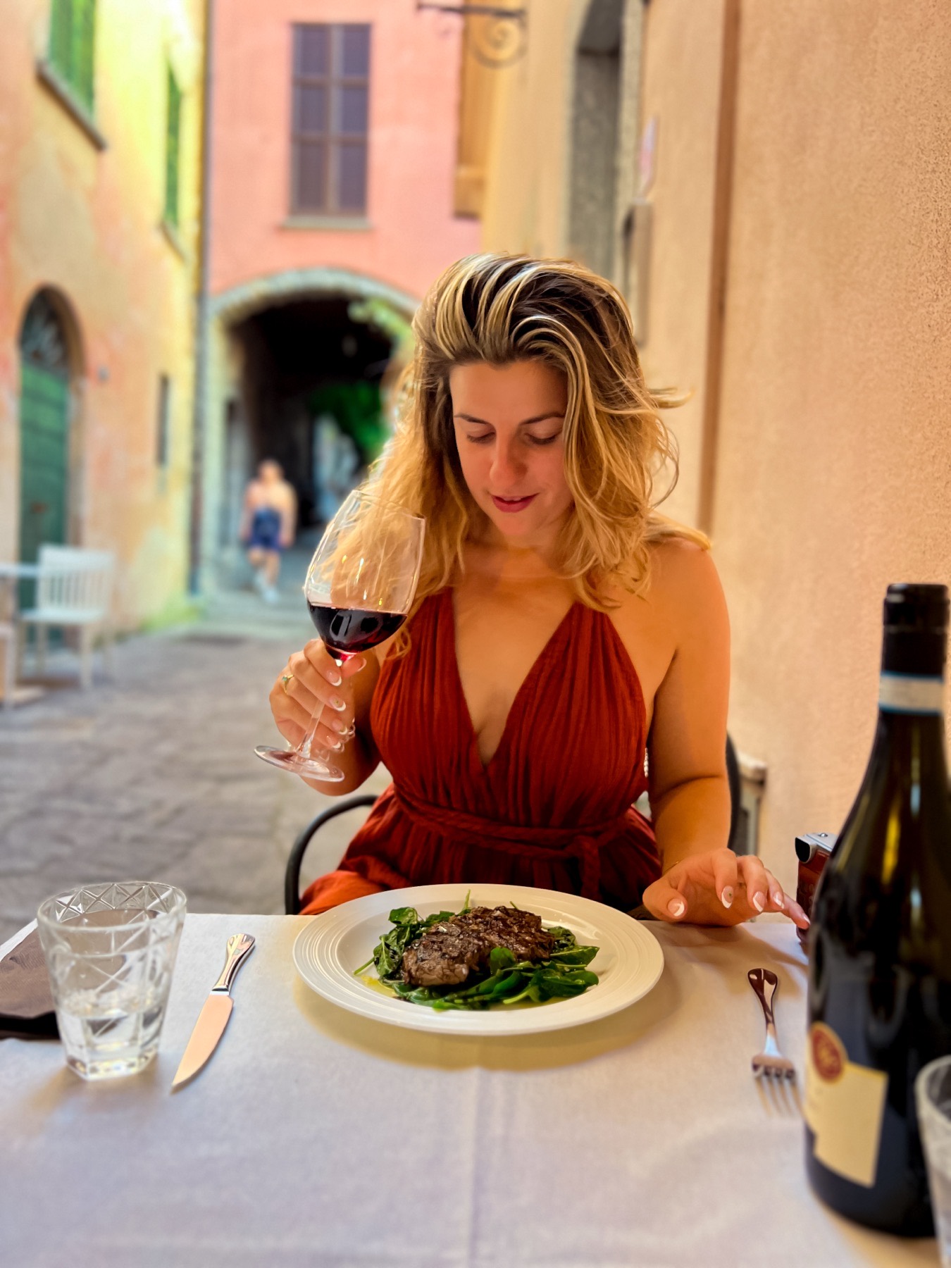 Chloë — cheffe & sommelière derrière Chef & Chief