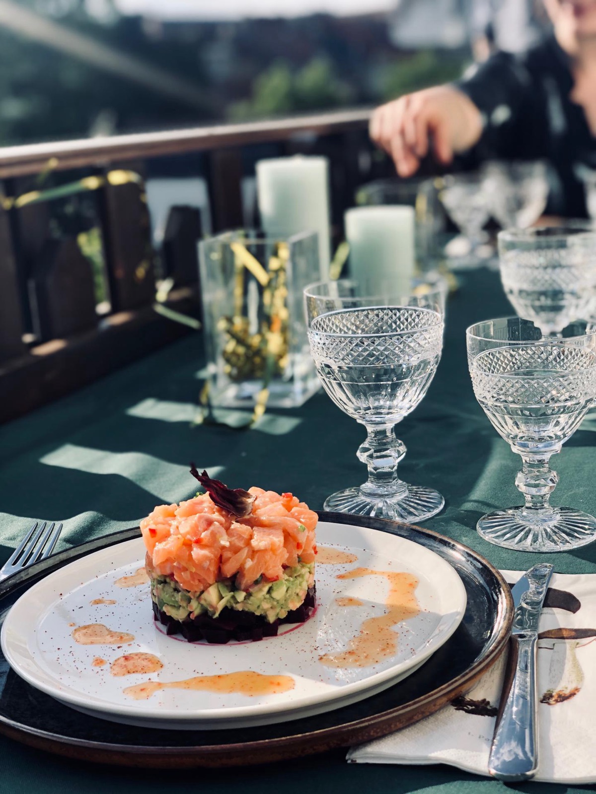 Aan tafel — tartaar service tijdens een Chef & Chief event