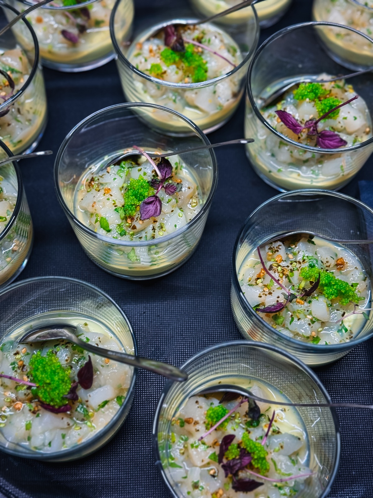 Ceviche van coquille met sansho en yuzu — Chef & Chief