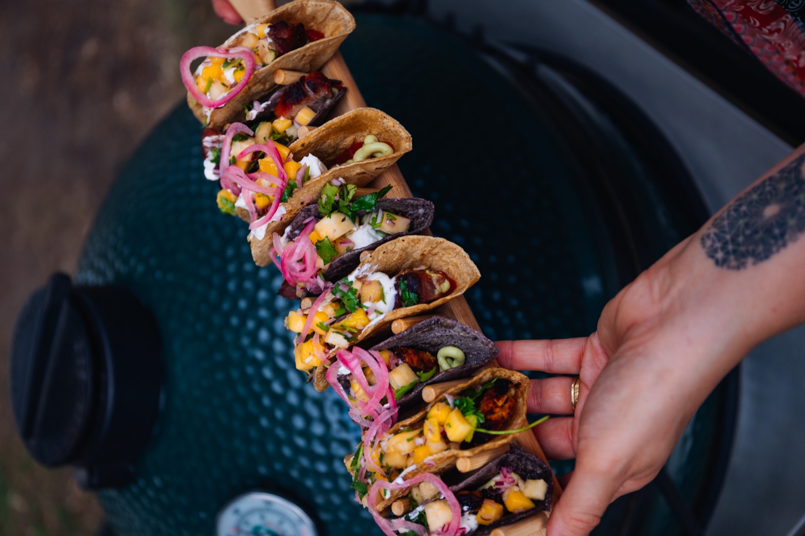 Tacos al pastor van op de Green Egg — Chef & Chief BBQ workshop